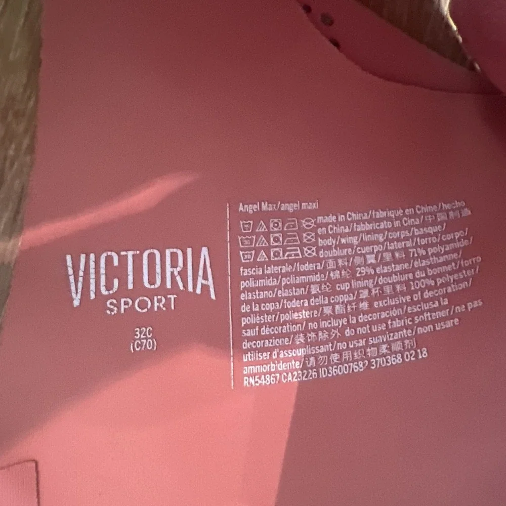 Victoria's Secret Victoria Sport bra 32C Angel Max Pink Peach‎ Racer back padded